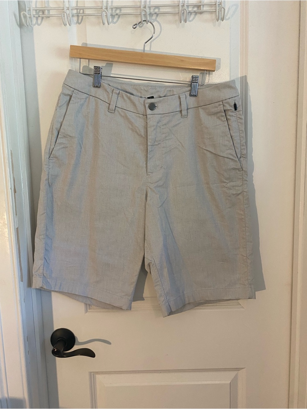 lululemon athletica Men's Flat-Front Shorts in Light Gray